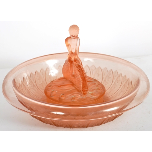 146 - Walther & Sohne - An early 20th Century circa. 1920s German Art Deco peach glass centrepiece bowl. T... 