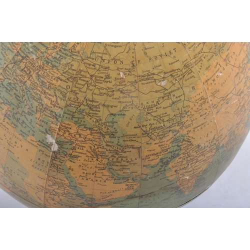 174 - Philips - Challenge Globe - A retro vintage 20th Century 13 1/2