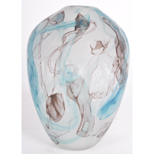 208 - Julia Donnelly - A retro 20th Century 1980s studio art glass vase of Ovid form in frosted glass with... 