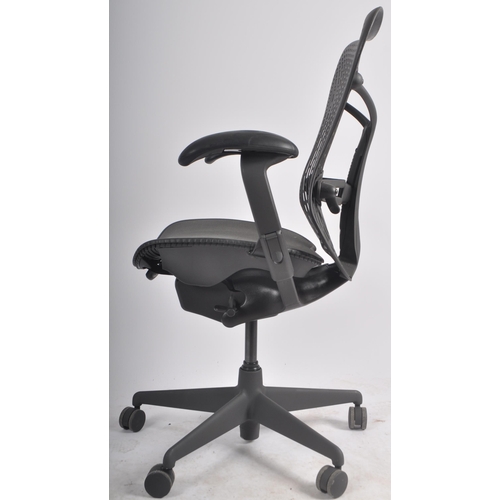 235 - Studio 7.5 - Herman Miller - Mirra 2 - A retro late 20th Century swivel desk office chair having adj... 