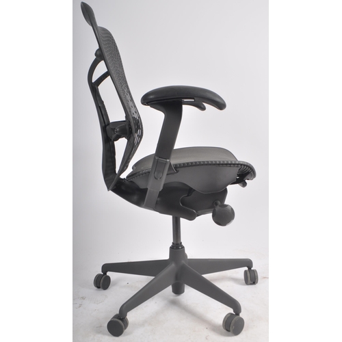 235 - Studio 7.5 - Herman Miller - Mirra 2 - A retro late 20th Century swivel desk office chair having adj... 