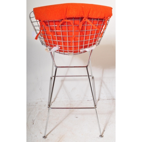 387 - Harry Bertoia (manner of) - A 20th Century industrial polished metal wire work bar chair / stool cha... 