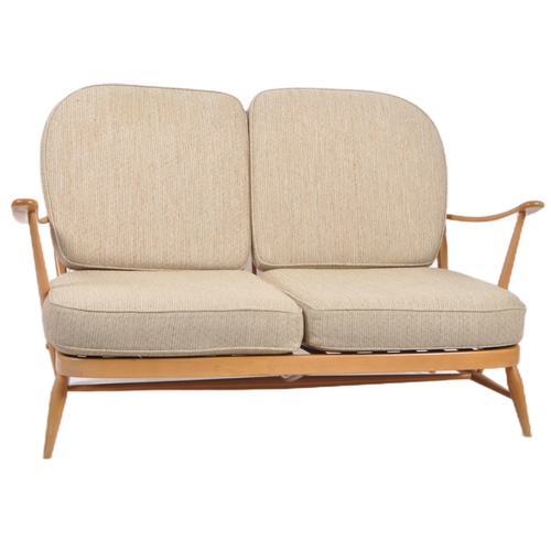 396 - Lucian Ercolani - Ercol - Windsor - 203/3 - A retro vintage 1960s beech and elm two-seater sofa sett... 