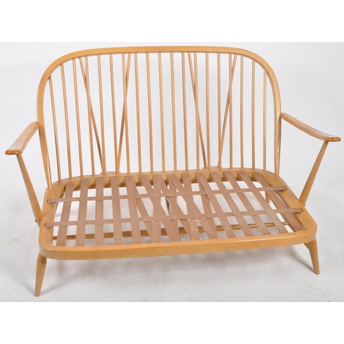 396 - Lucian Ercolani - Ercol - Windsor - 203/3 - A retro vintage 1960s beech and elm two-seater sofa sett... 