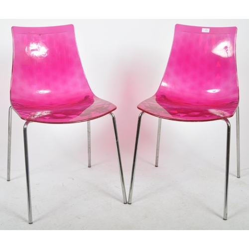 474 - Calligaris - Ice Chair - Two 20th Century Italian designer dining chairs each of moulded plastic con... 