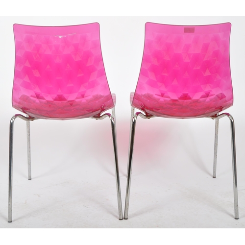 474 - Calligaris - Ice Chair - Two 20th Century Italian designer dining chairs each of moulded plastic con... 