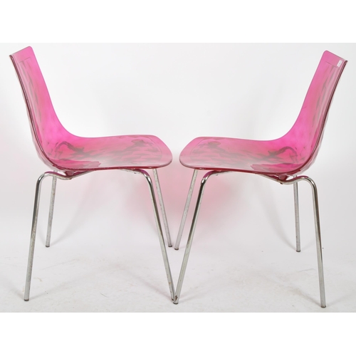 474 - Calligaris - Ice Chair - Two 20th Century Italian designer dining chairs each of moulded plastic con... 