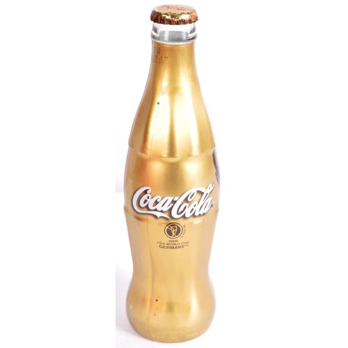 509 - Coca Cola - A selection of vintage 20th Century Coca Cola merchandise / advertising pieces to includ... 