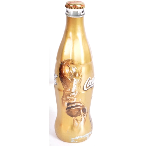 509 - Coca Cola - A selection of vintage 20th Century Coca Cola merchandise / advertising pieces to includ... 