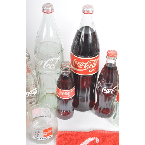 509 - Coca Cola - A selection of vintage 20th Century Coca Cola merchandise / advertising pieces to includ... 