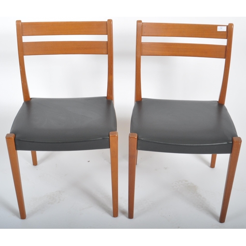 54 - Svegards Markaryd - A matching pair of retro 20th Century Danish teak dining chairs. Each chair havi... 