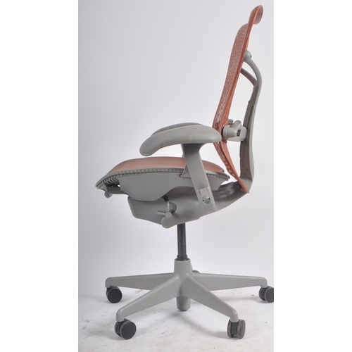 555 - Studio 7.5 - Herman Miller - Mirra 2 - A retro late 20th Century swivel desk office chair having adj... 