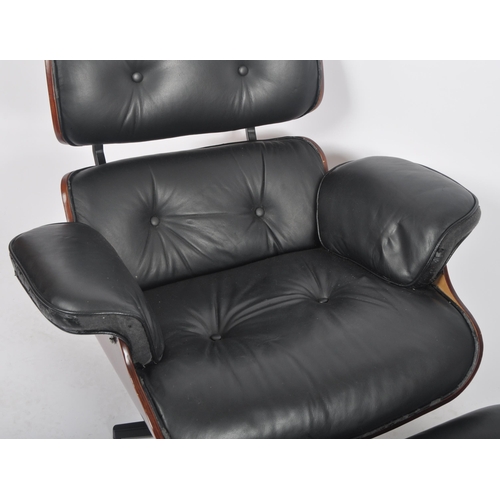 58 - After Charles & Ray Eames - Herman Miller - Lounge Chair - A late 20th century Eames style retro vin... 