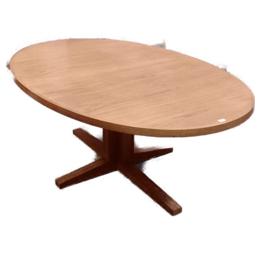 101 - Bramin - A large retro mid 20th Century 1960s Danish teak wood extendable dining table of oval form ... 