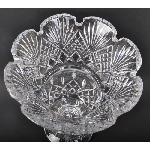 101 - Waterford Crystal - A large NOS New Old Stock Waterford Crystal glass Lismore Thistle vase. In origi... 