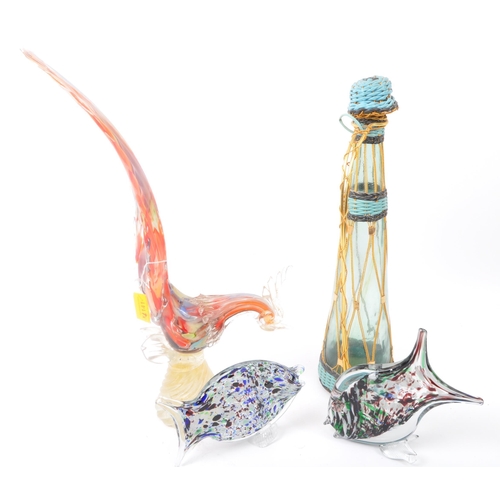 141 - A retro vintage 20th Century Murano Italian glass cockerel. Together with two murano glass fish scul... 