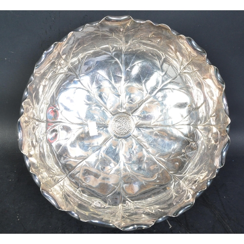 225 - A 19th century Huskin & Heath silver plated Art Nouveau centrepiece bowl. The bowl having engraved l... 