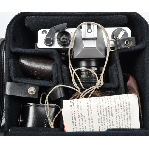 254 - An assortment of retro vintage 20th century photographic equipment. The lot to include a Praktica No... 