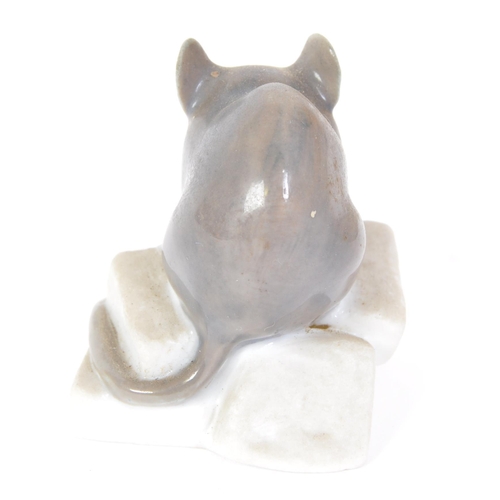 31 - Royal Copenhagen - Vintage 20th Century a ceramic mouse on sugar cubes. Measures approx. three cm hi... 