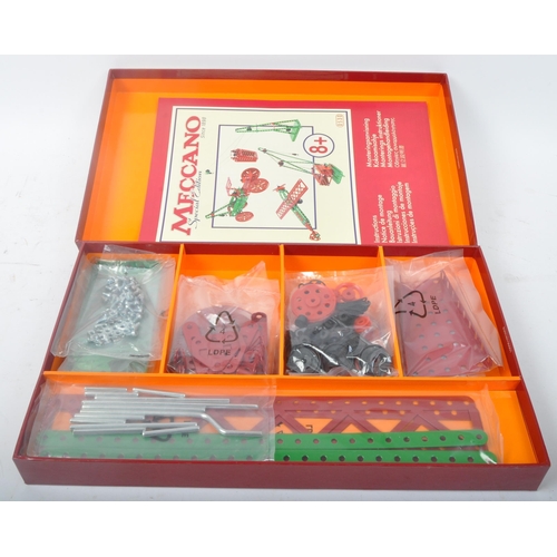 337 - An assortment of vintage 20th century Meccano boxed models. The lot to include a boxed Meccano 0530 ... 