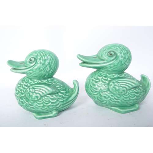 37 - Sylvac - Three pieces of vintage retro 20th century circa. 1940's Sylvac china to include two duck f... 