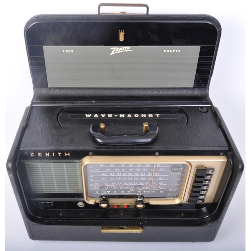 418 - ZENITH - Zenith Transoceanic Wave Magnet Multi-Band Shortwave Radio L600. In black case.