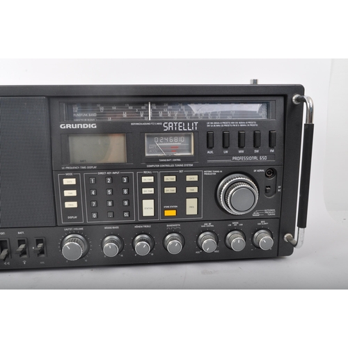 426 - GRUNDIG - A Grundig Satellit 650 professional World Receiver radio.