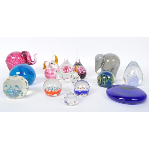 45 - An assortment of vintage 20th century glass paperweights and ornaments to include two Wedgwood glass... 