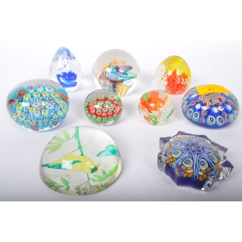 47 - An assortment of vintage 20th century glass paperweights to include Venetian Murano Millefiori paper... 