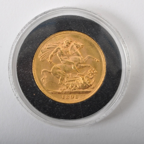 479 - A Queen Victoria, 1898, 22ct gold full sovereign in proof case. The obverse having the 'Old Head' po... 