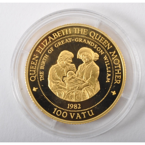 480 - Vanuatu Gold Proof 100 Vatu 1997, commemorating Queen Mother 'Lady of the Century' obverse Queen Mot... 