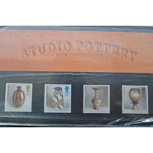 503 - An assortment of vintage 20th century British unfranked decimal presentation packs in albums. The lo... 