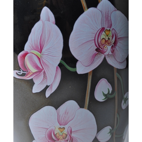 52 - Franklin Mint - The Vase of the Fragrant Orchid by Makato Miyagi - 1986 - A vintage 20th century Fra... 