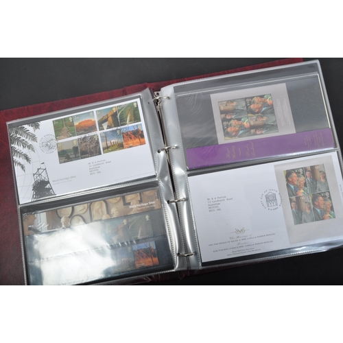 522 - An extensive 2004 to 2007 presentation packs & first day cover stamps album. The collection comprisi... 