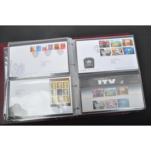 522 - An extensive 2004 to 2007 presentation packs & first day cover stamps album. The collection comprisi... 