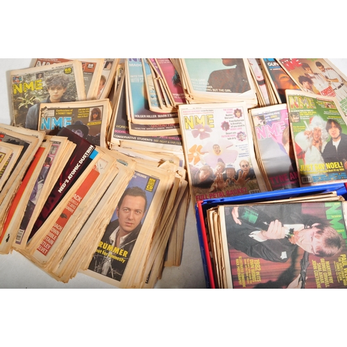 540 - A large collection of New Music Express / NME magazines / paper fold outs. Approximately 280 issues ... 