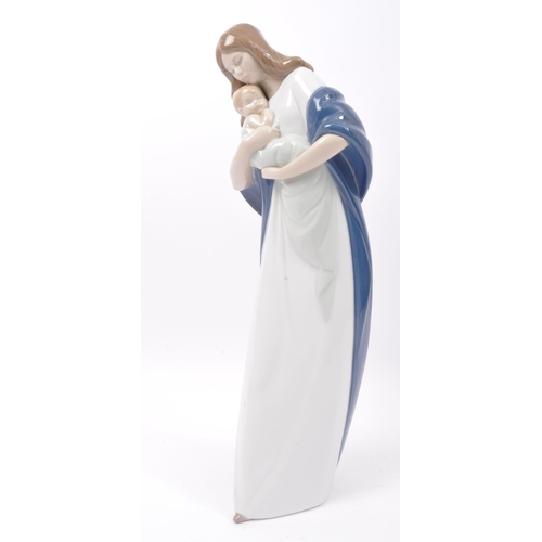 83 - Nao - 02001560 ‘Madonna’ - an original Nao hand crafted porcelain statue / figurine. Made in Spain. ... 