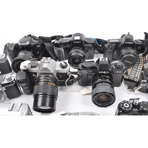 281 - A collection of 12x vintage 35mm film cameras. Models are: Carl Zeiss Jena 1 - lens 50mm f2.8, Penta... 