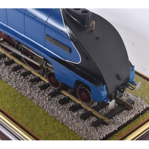 100 - A kit built O gauge model railway trainset locomotive engine. The loco being a 4-6-2 LNER ' Wild Swa... 