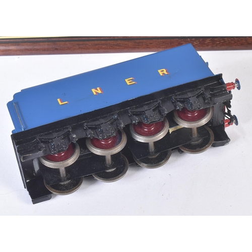 100 - A kit built O gauge model railway trainset locomotive engine. The loco being a 4-6-2 LNER ' Wild Swa... 