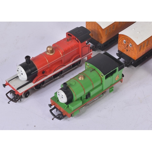 104 - A collection of Hornby made Thomas The Tank Engine OO gauge model railway trainset locomotive engine... 