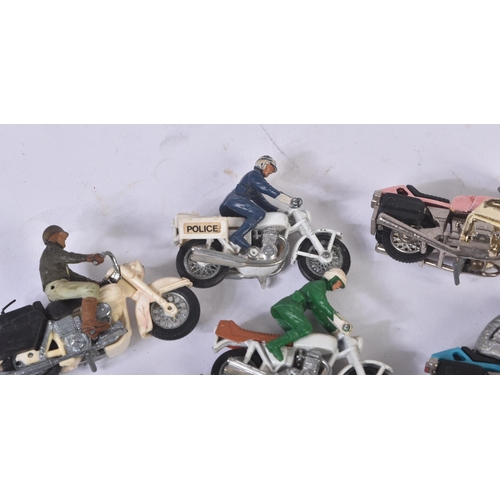 123 - A collection of assorted vintage Britain's and Lesney made diecast and plastic model motorcycle / mo... 