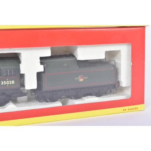 128 - An original Hornby OO gauge model railway trainset locomotive set No. R2168 British Railways 4-6-2 M... 