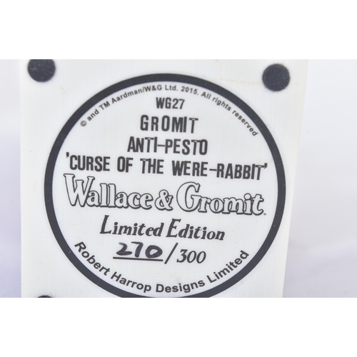 131 - Wallace & Gromit - Robert Harrop - WG27 ' Gromit -  Anti-Pesto Curse Of The Wererabbit '. Limited to... 