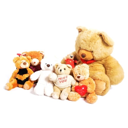 135 - Teddy Bears - a collection of x 8 assorted teddy bears / plush toys to include Breezy, Character Co.... 