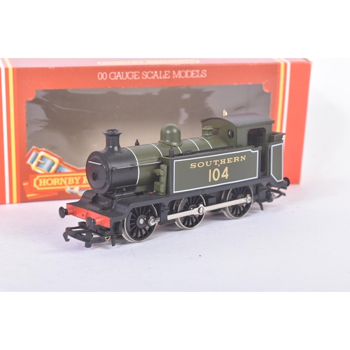 171 - Two vintage Hornby OO gauge model railway trainset locomotive engines comprising; R261 Southern Rail... 