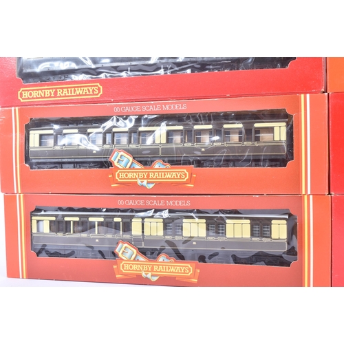 177 - A collection of x8 vintage Hornby OO gauge model railway trainset locomotive rolling stock coaches /... 