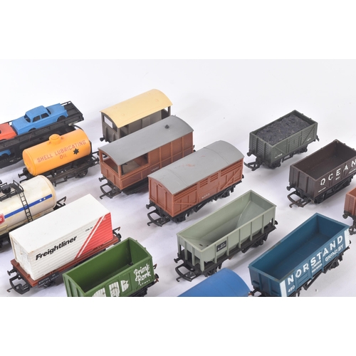 191 - A collection of assorted OO gauge model railway trainset locomotive rolling stock wagons. Largely Tr... 