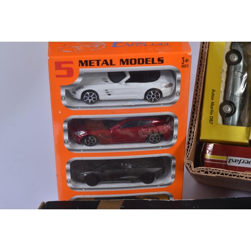 196 - A large collection of assorted diecast model cars of various scales and makers to include; Corgi 1/1... 