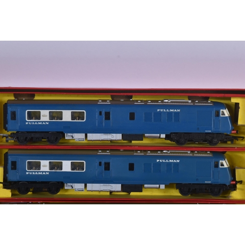 198 - An original vintage Hornby 00 gauge model railway trainset locomotive set ' The Blue Pullman ' with ... 